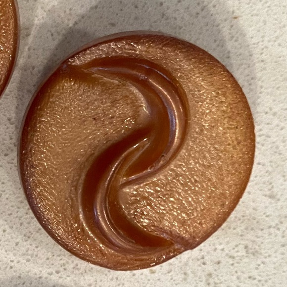 Vintage Buttons - Picture 2 of 4